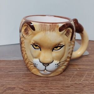 Life-like Ceramic Lion Face Mug